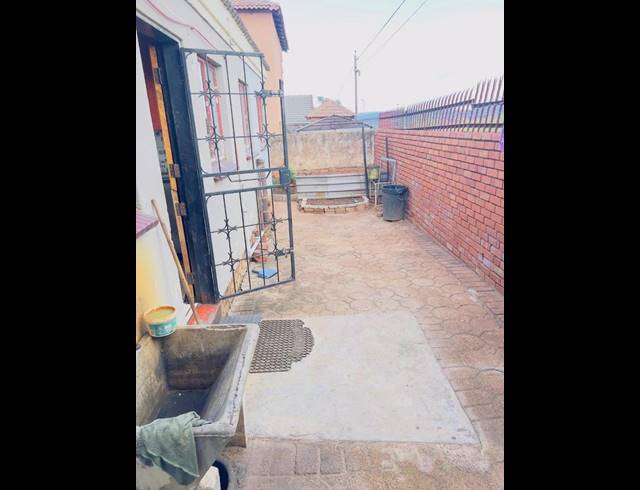 4 BEDROOM HOUSE FOR SALE IN SOSHANGUVE XX